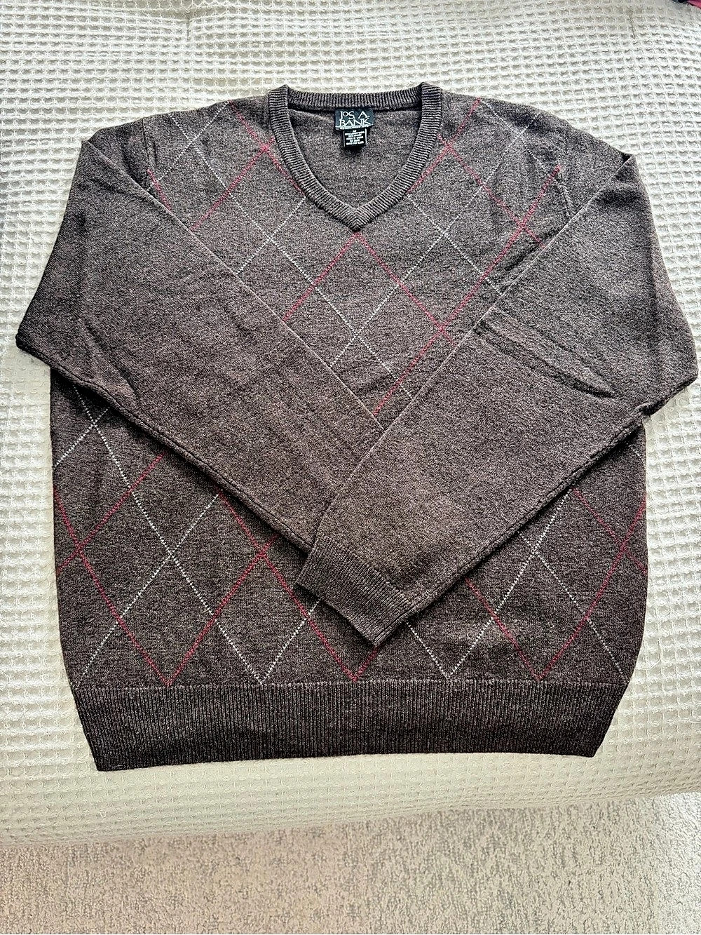 Jos. A. Bank Lambswool Argyle V-Neck Sweater Brown & Red Medium